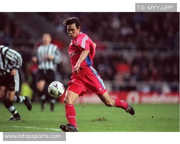 当前足球明星盘点及其在赛场上的精彩表现分析 当前足球明星盘点及其在赛场上的精彩表现分析